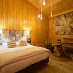 Les Du Parc Bed & Breakfast